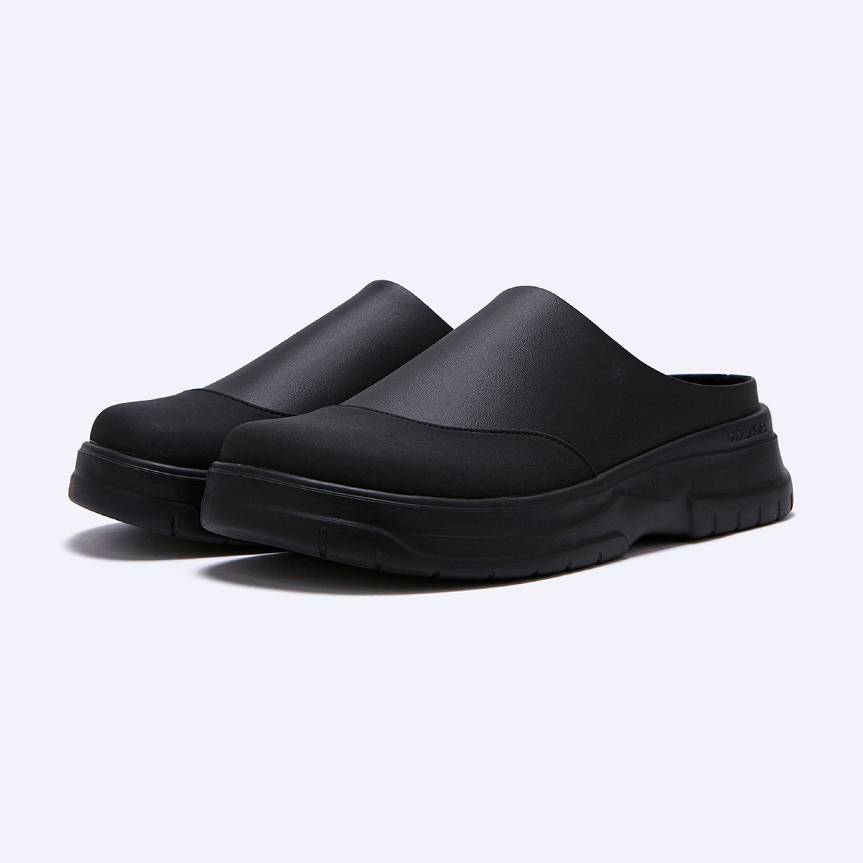 AAZU CLOGS BLACK / FLOTDA2U43