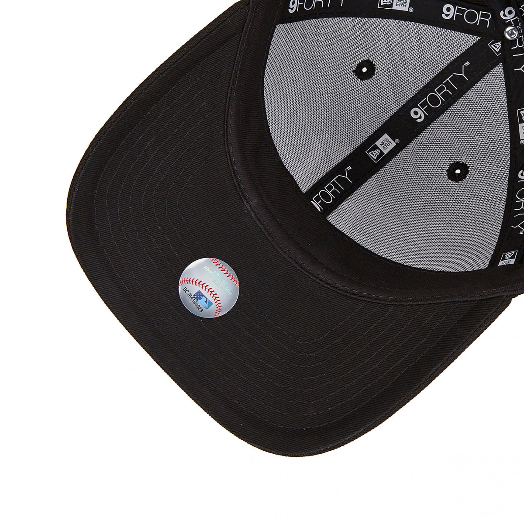 MLB 화이트 온 블랙 뉴욕 양키스 볼캡 / 14205806