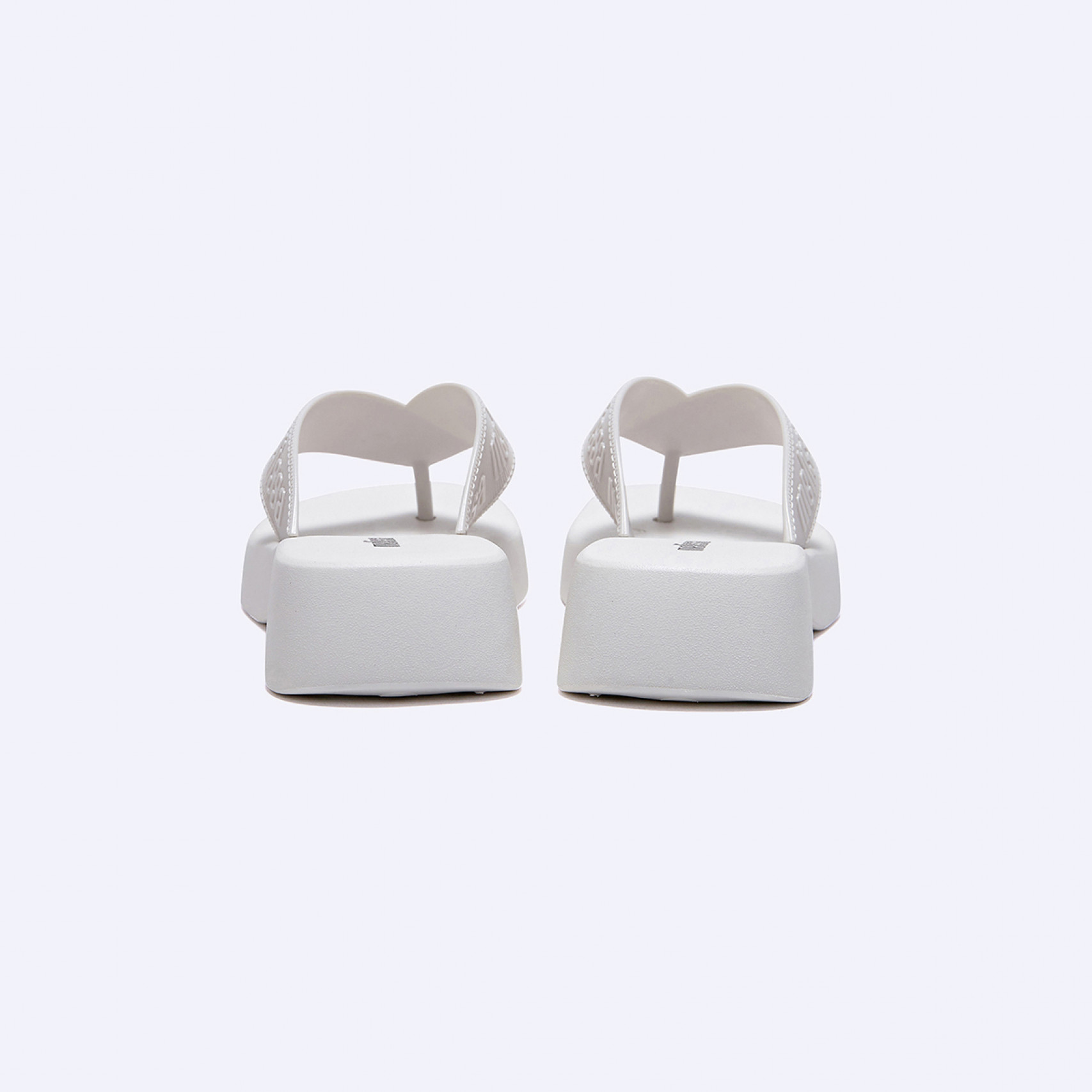 플랫폼 엠 러버 플립플랍 화이트 / 35858-AW177