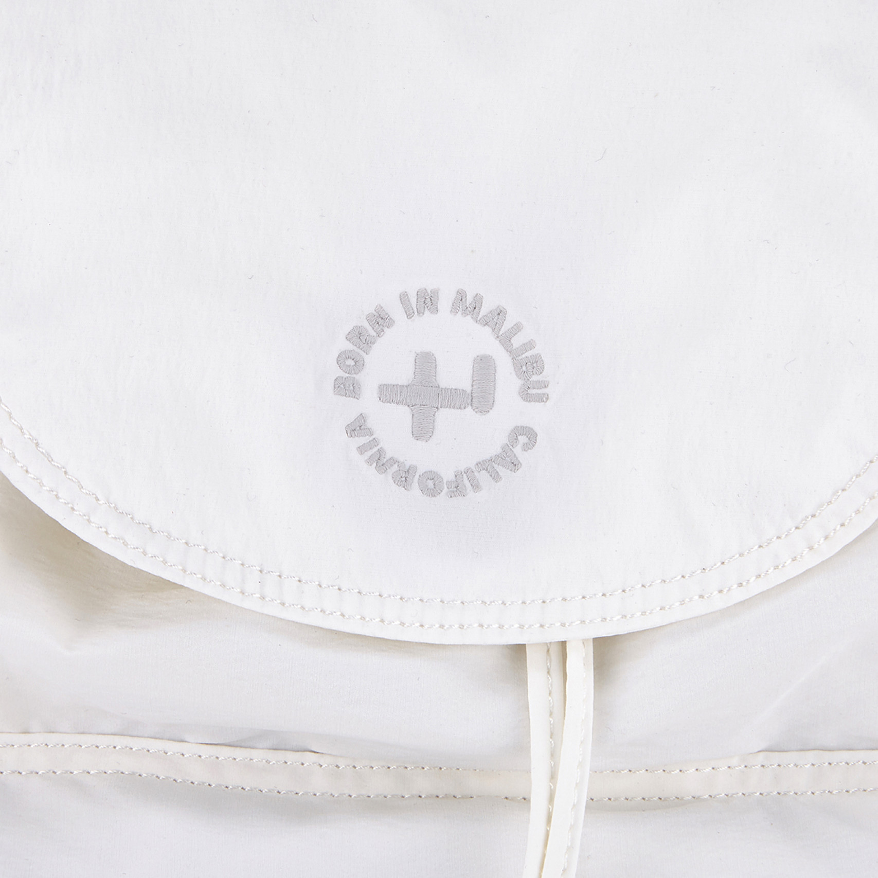 스트링 백팩 아이보리 / FLOTFA1B07