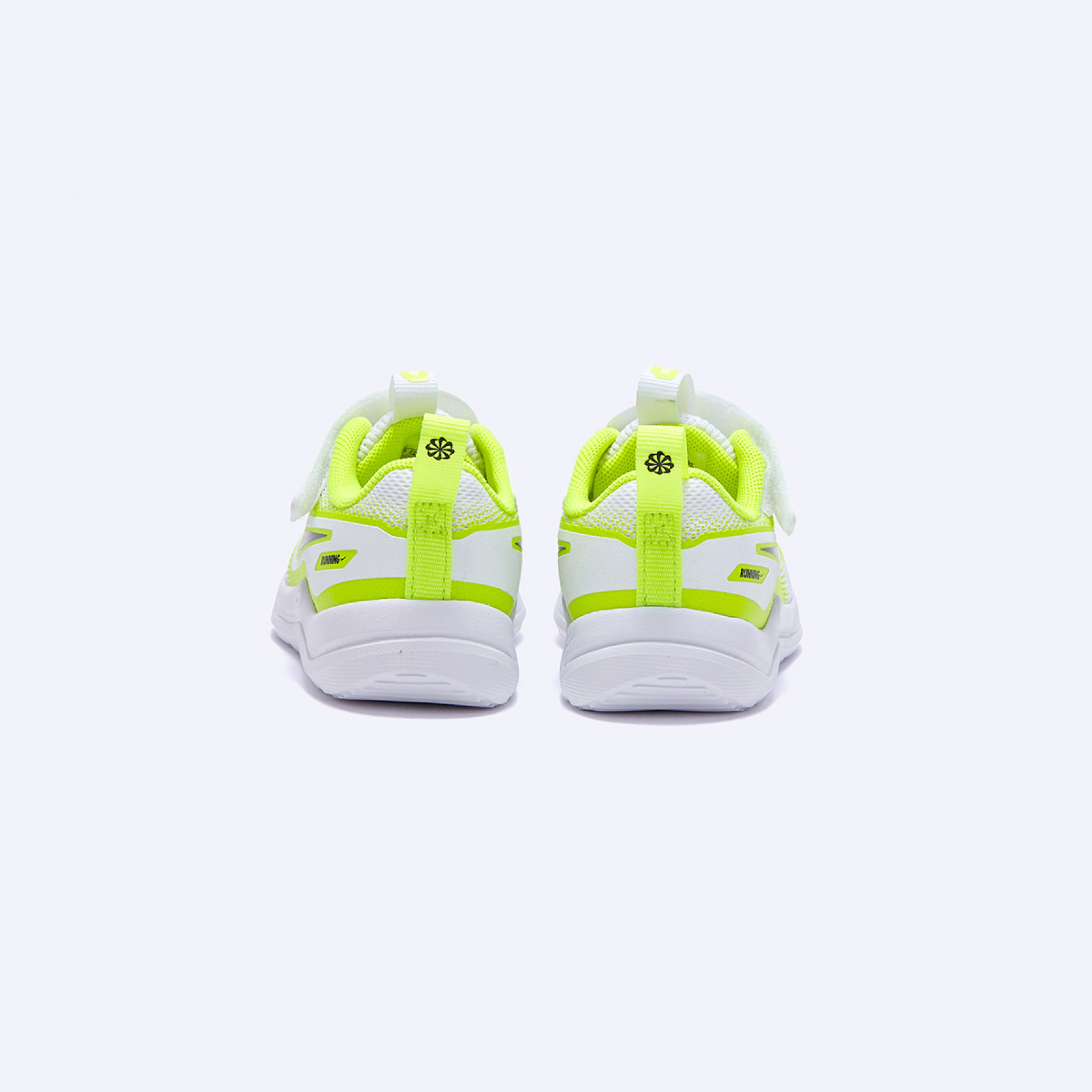 코스믹 러너 TD 화이트 볼트 블랙 / HM4401-106