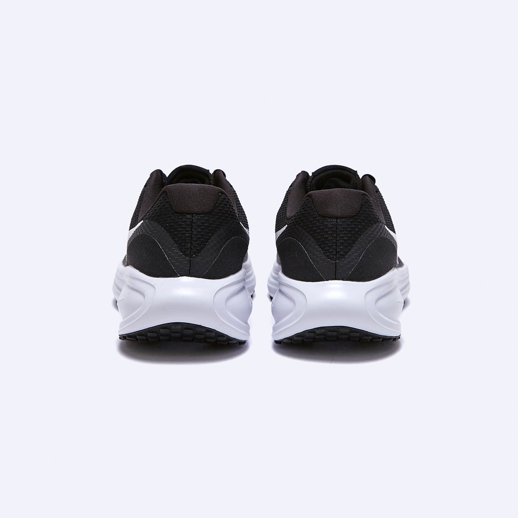 레볼루션 8 블랙 남성 / HJ9198-003