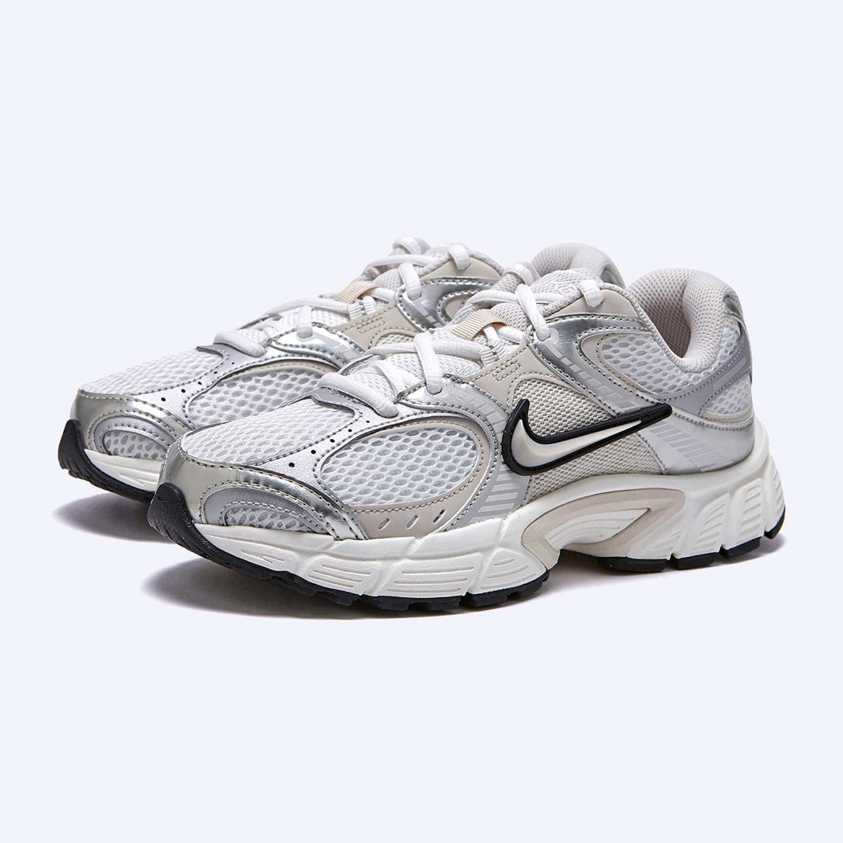 V5 RNR 화이트 실버 여성 / HQ7901-104