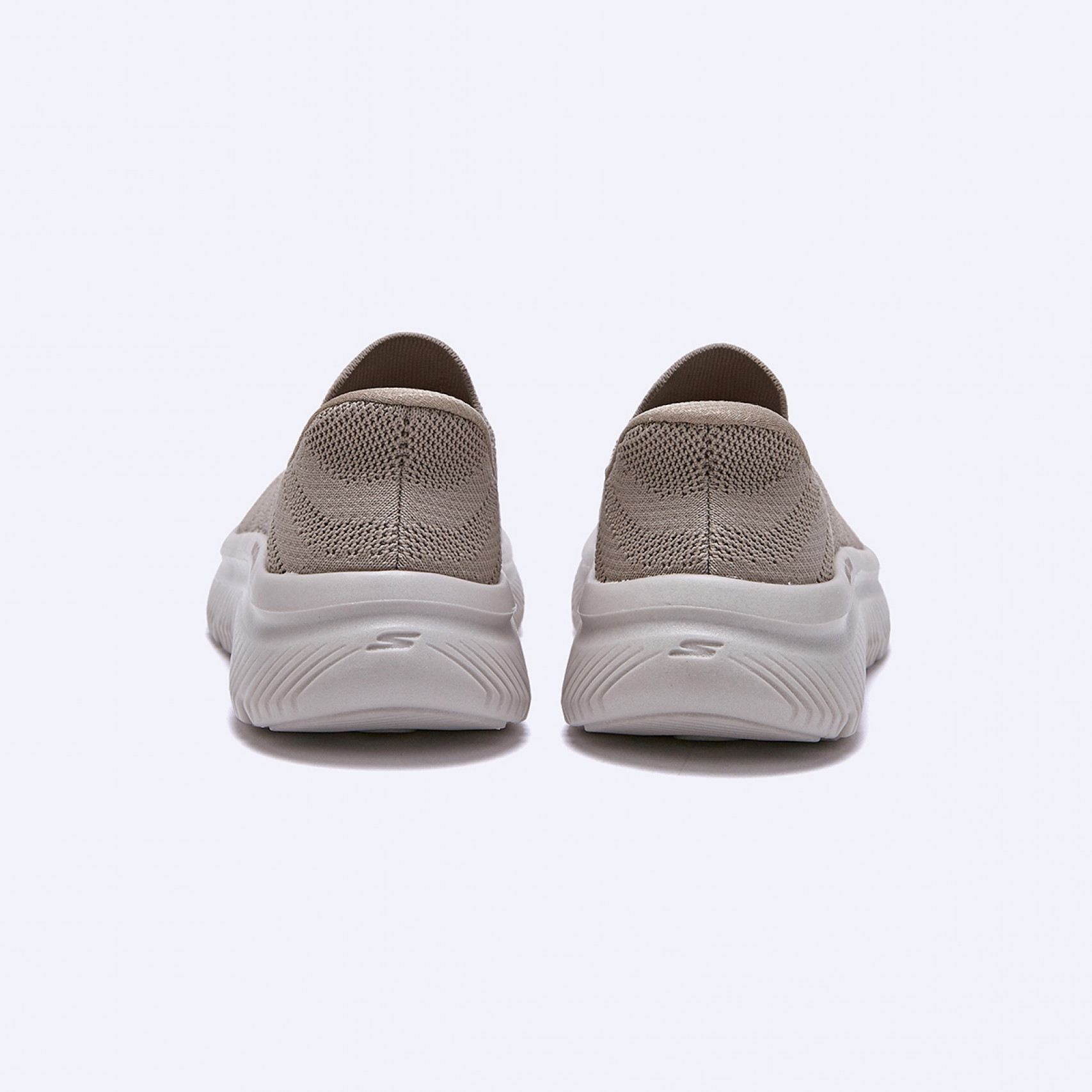 고워크 맥스쿠셔닝 하이퍼 퍼스트 베이지 여성 / 125880TPE