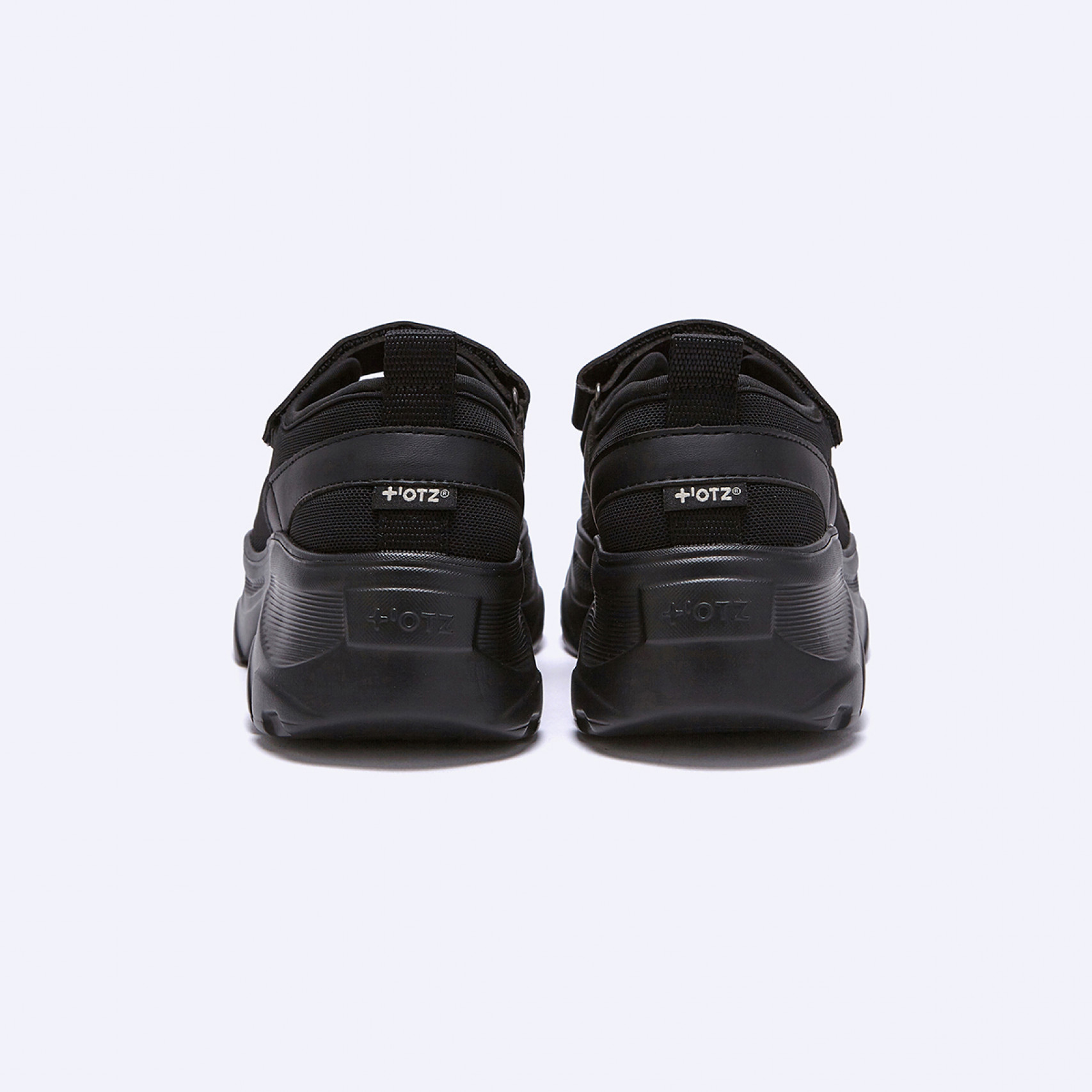 로미타 플랫폼 벨크로 메리제인슈즈 블랙 / FLOTGA1W05