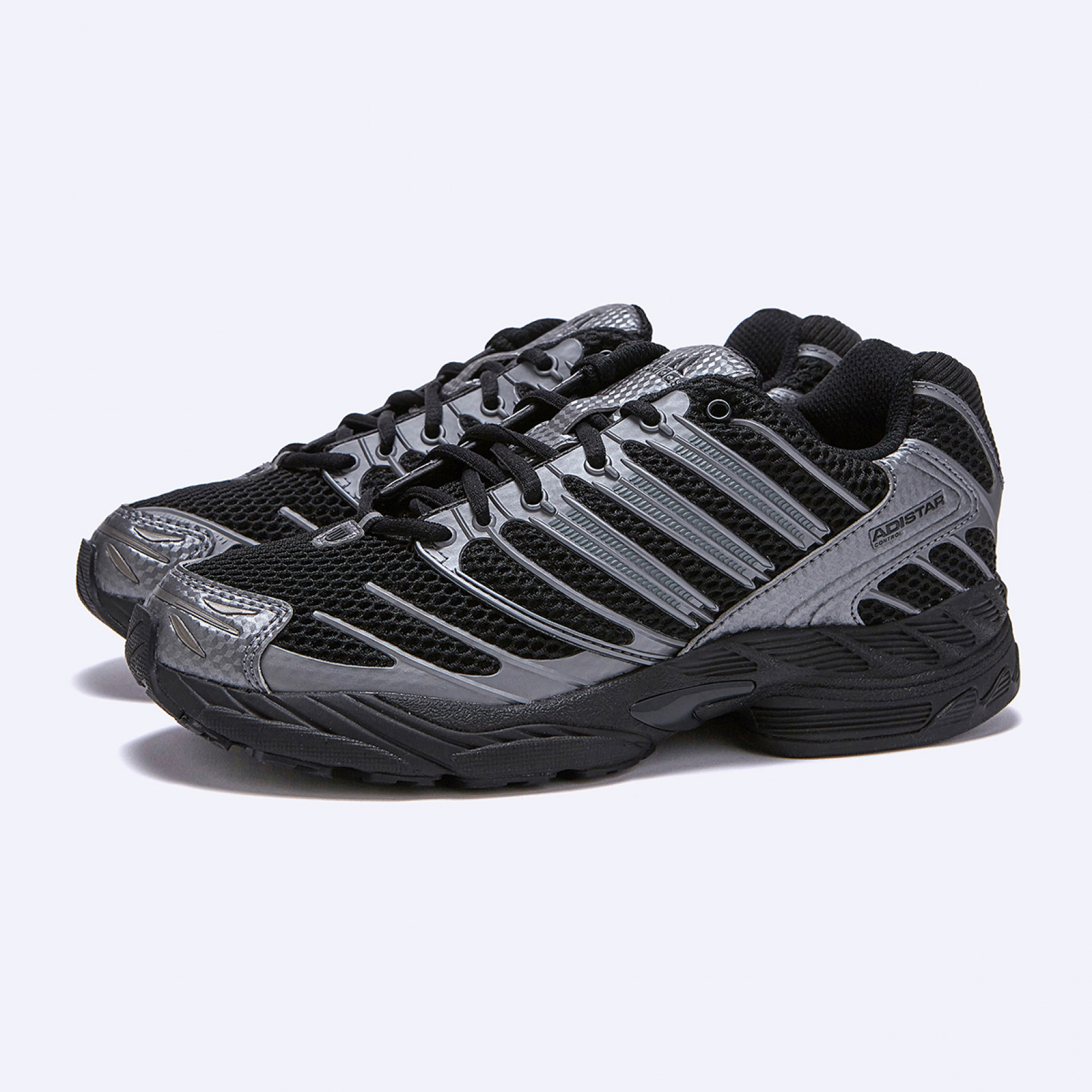 아디스타 컨트롤3 블랙 / HQ2665