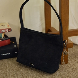 스웨이드 숄더백 블랙 / FLOTFA3B08