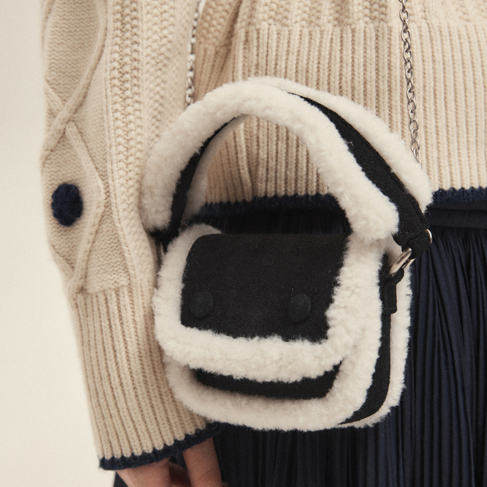 벌루니 시어링 마이크로 미니백 블랙 / FLOTFA3B14